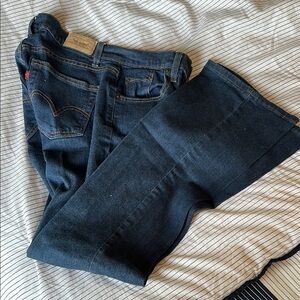 Levi’s Curvy bootcut jeans. 529 size 8 medium dark blue. Excellent condition Red